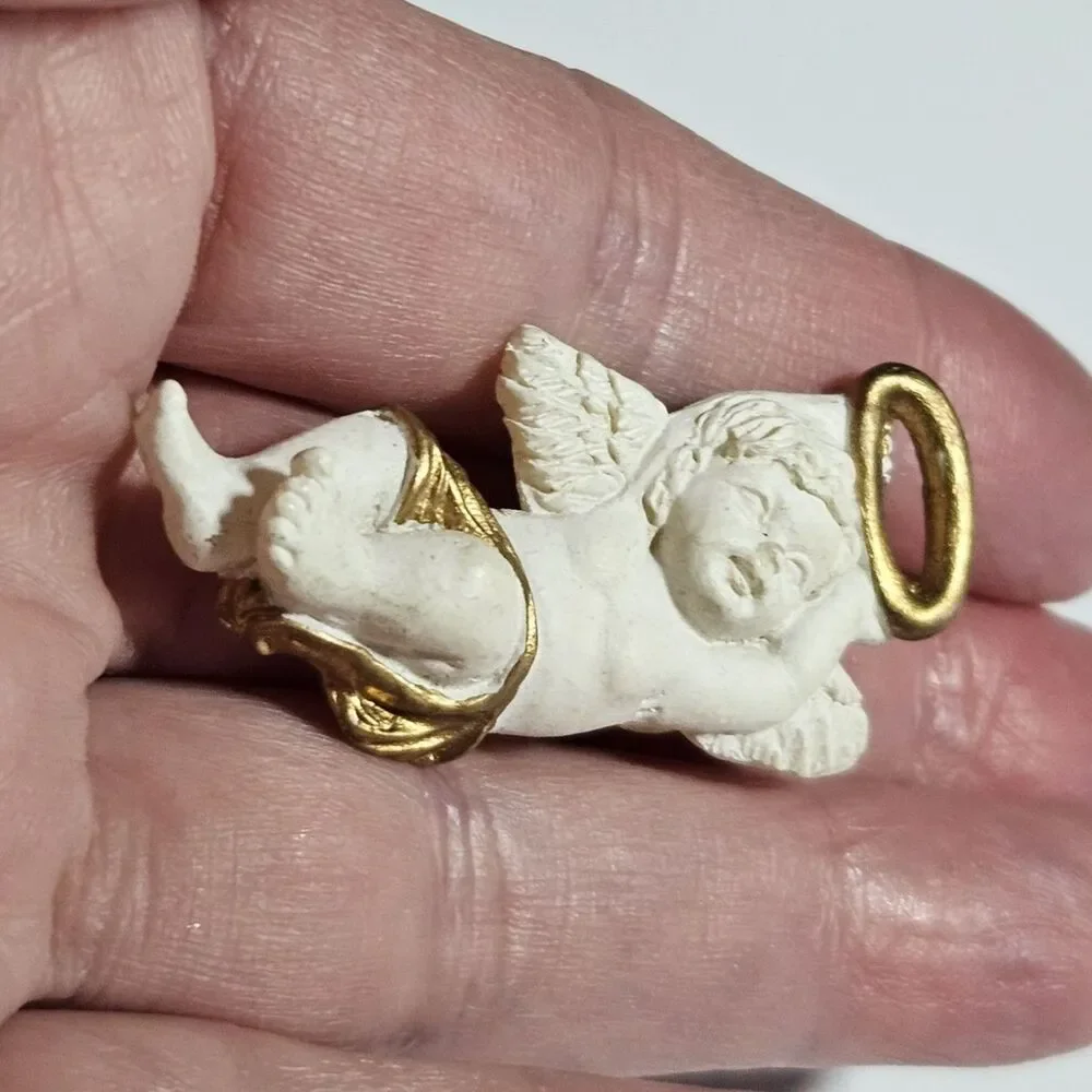 Vintage White And Gold Colored Cherub Brooch Pin Angel